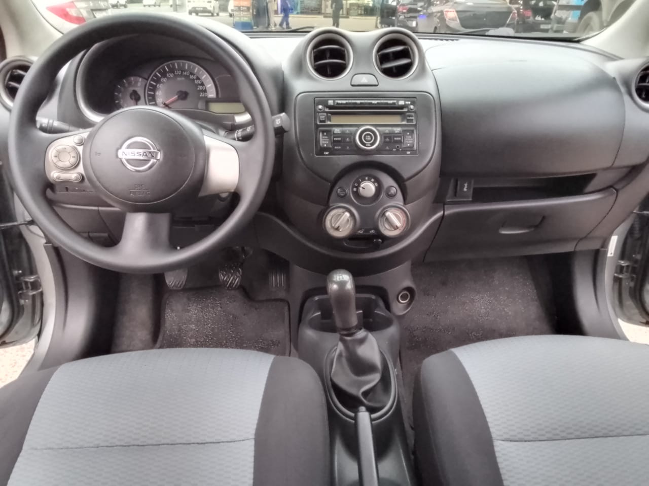 Nissan NISSAN MARCH 1.6 SV